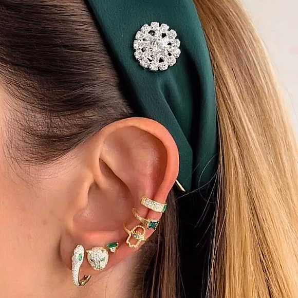 🔵𝟲𝟱%𝗢𝗙𝗙 𝗯𝘂𝗻𝗱𝗹𝗲𝘀 𝟯+🔵 NEW CZ Snake Delicate Huggies - Picture 12 of 15